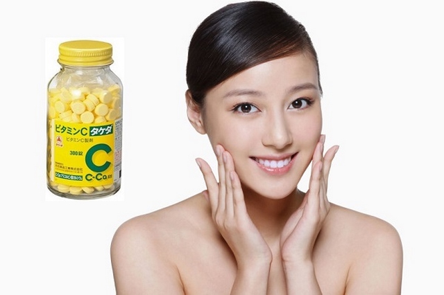 Viên uống Vitamin C Takeda 2000mg dưỡng trắng da